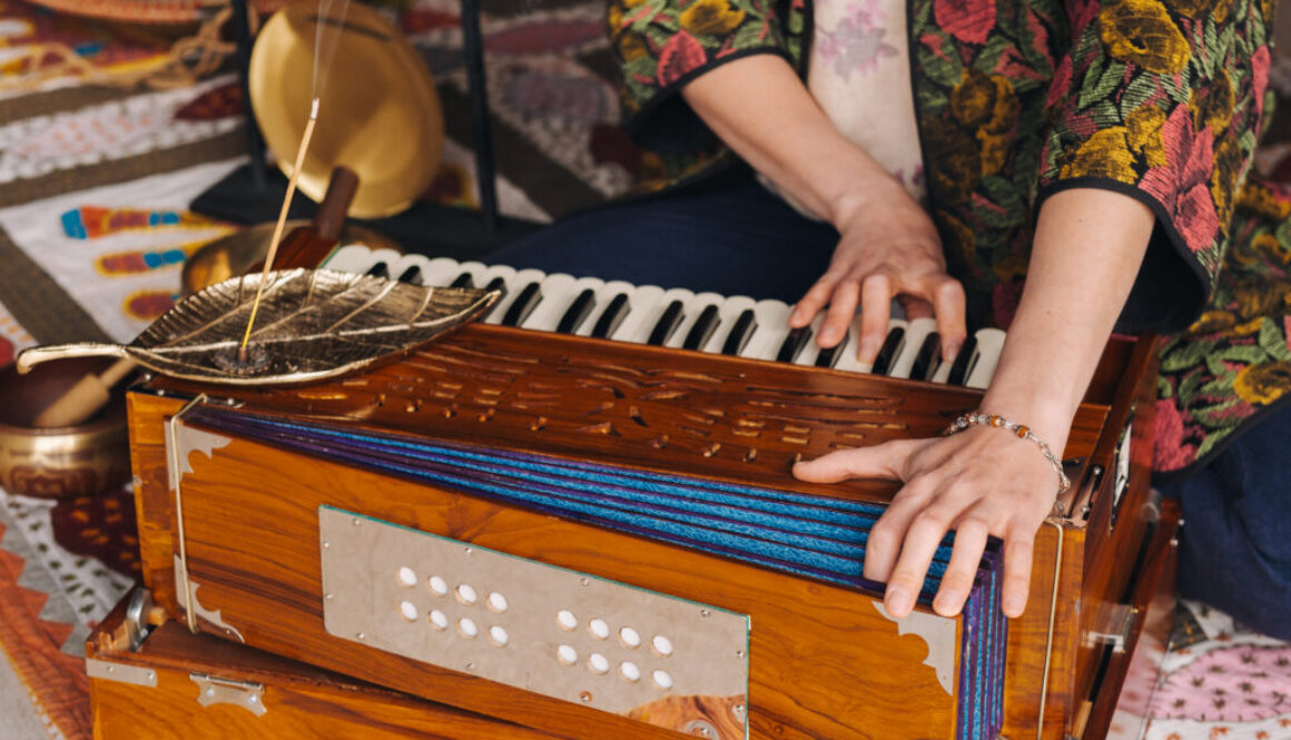 TāLa Yoga: Die Verschmelzung Von Yoga Und Musik