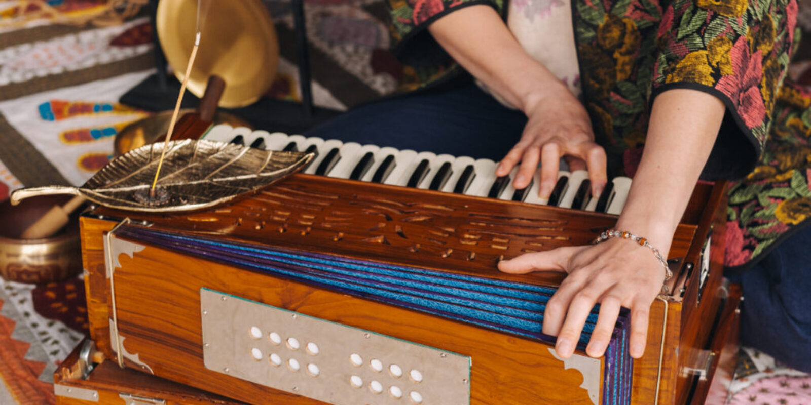 TāLa Yoga: Die Verschmelzung Von Yoga Und Musik